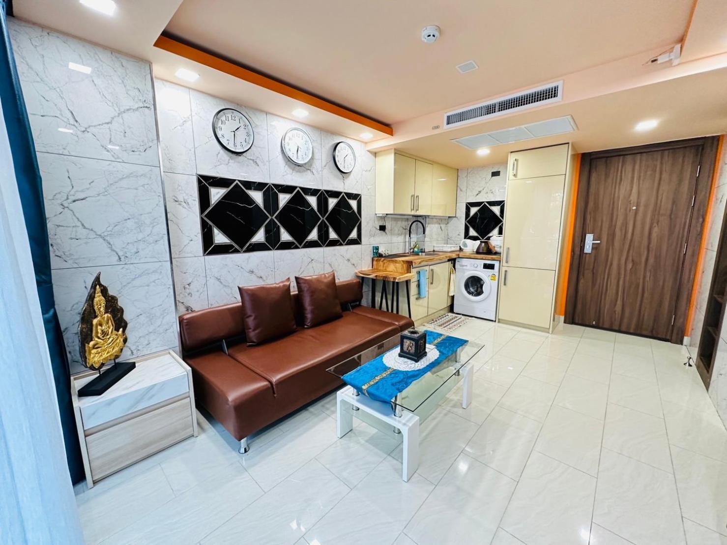 Luxury Business Suits In Grand Avenue By Estates Apartment